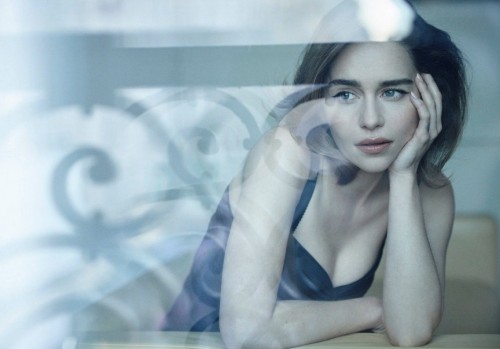 Emilia-Clarke-58986b7af39d32409ab6e.jpg