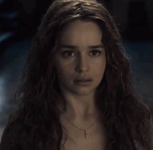 Emilia-Clarke-59020.jpg