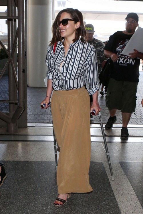Emilia-Clarke-590420ce946df50e40369.jpg