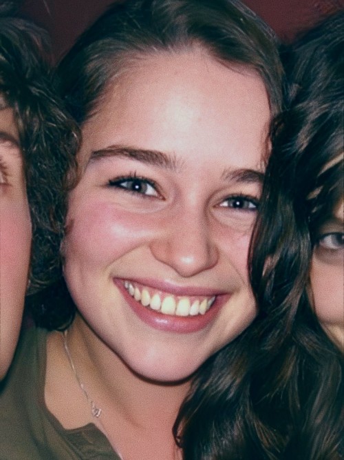 Emilia-Clarke-59050.jpg