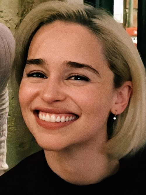 Emilia-Clarke-59066.jpg