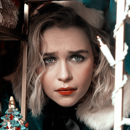 Emilia-Clarke-59091.jpg