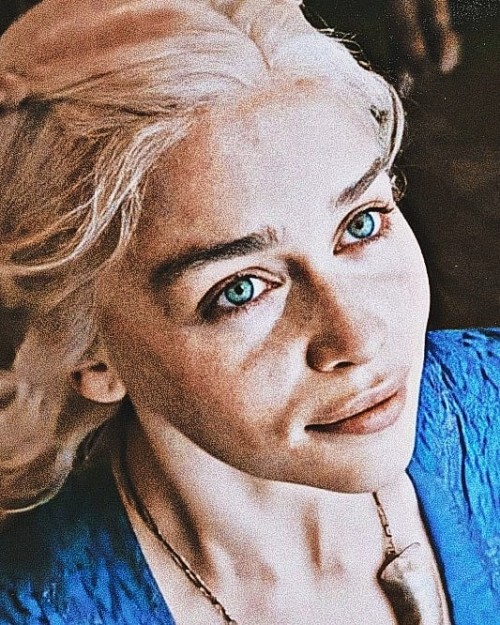Emilia-Clarke-59174.jpg