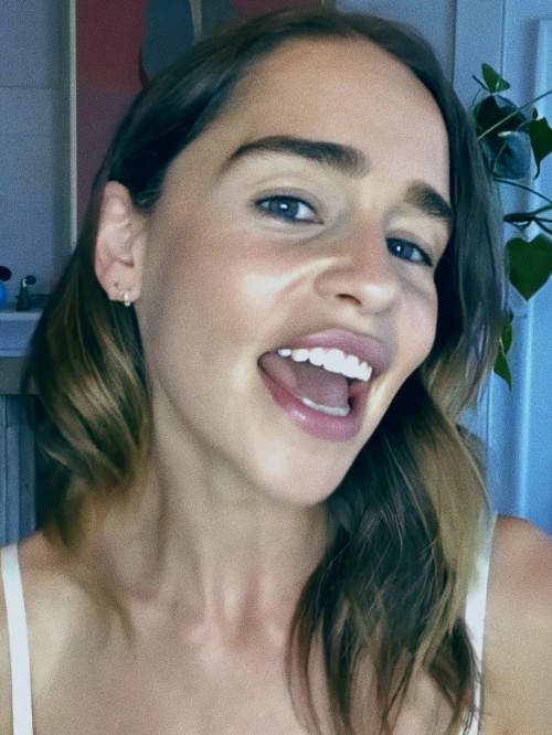Emilia-Clarke-59225.jpg