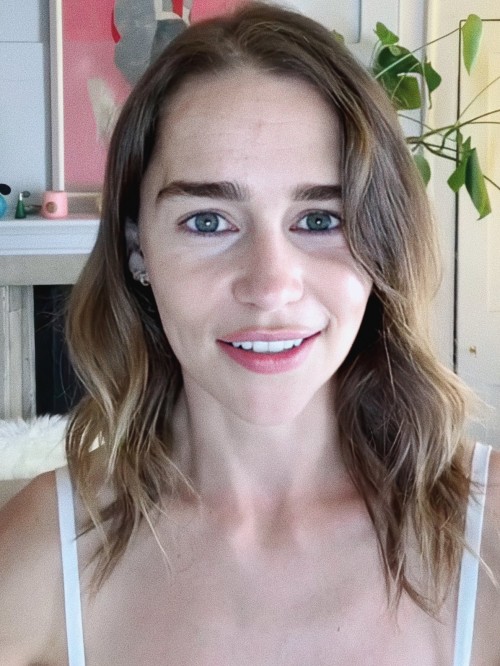 Emilia-Clarke-59240.jpg