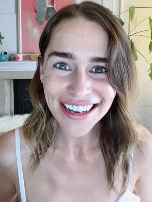 Emilia-Clarke-59242.jpg