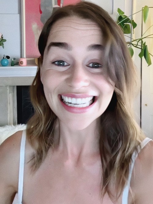 Emilia-Clarke-59243.jpg