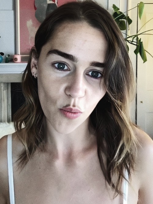 Emilia-Clarke-59245.jpg