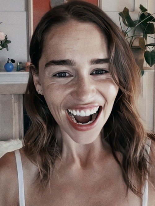 Emilia-Clarke-59249.jpg