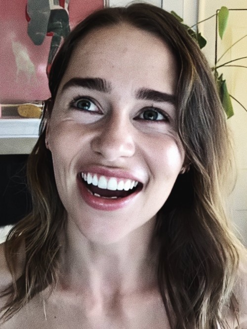 Emilia-Clarke-59253.jpg