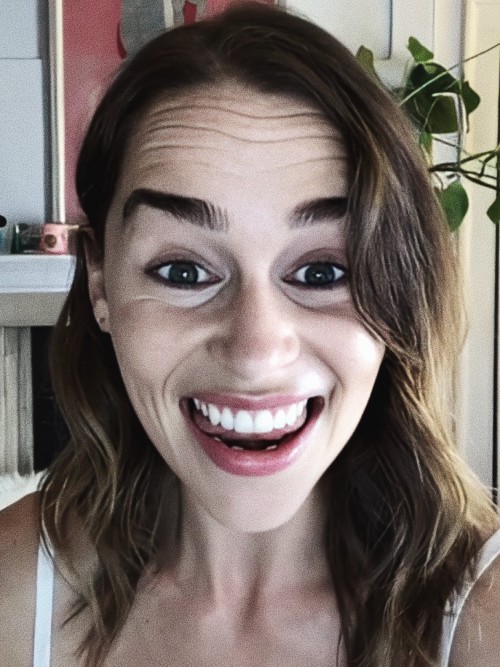 Emilia-Clarke-59254.jpg