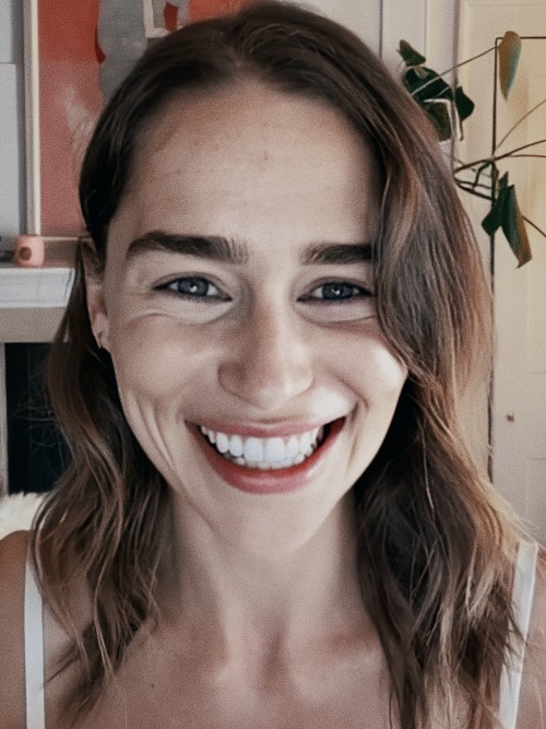 Emilia-Clarke-59262.jpg