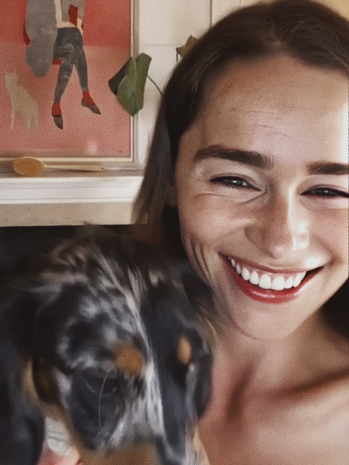 Emilia-Clarke-59273.jpg