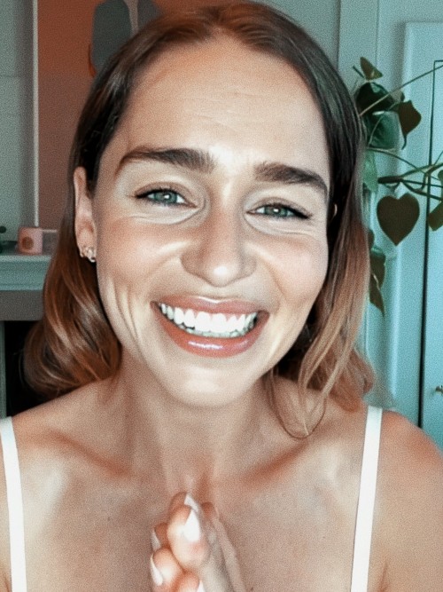 Emilia-Clarke-59283.jpg