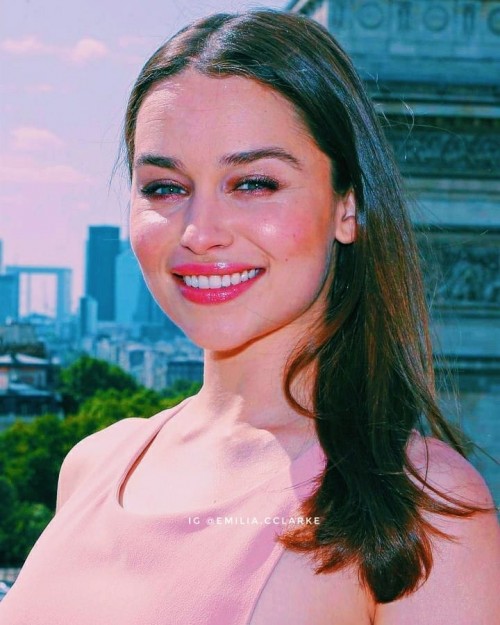 Emilia-Clarke-59348.jpg