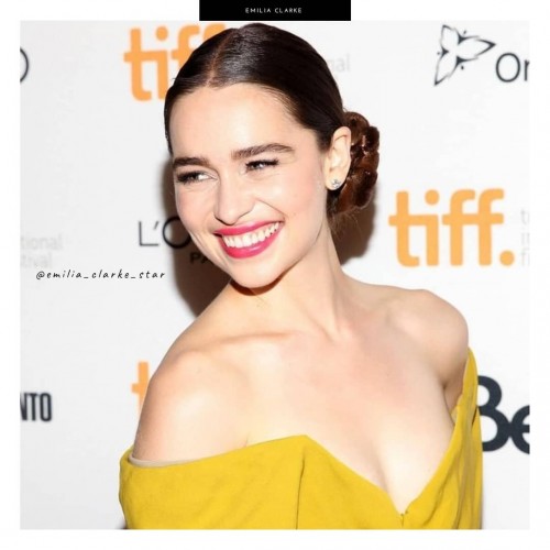 Emilia-Clarke-59398.jpg