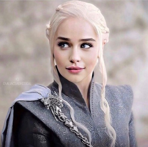 Emilia-Clarke-59428.jpg