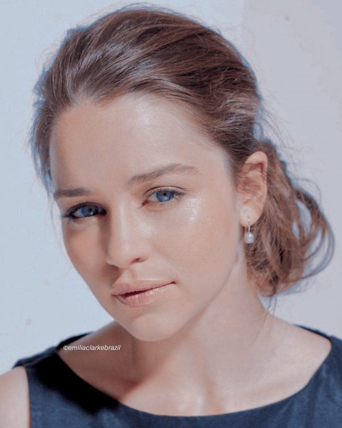 Emilia-Clarke-59664.jpg
