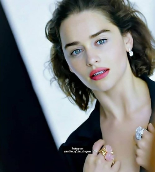 Emilia-Clarke-59906.jpg