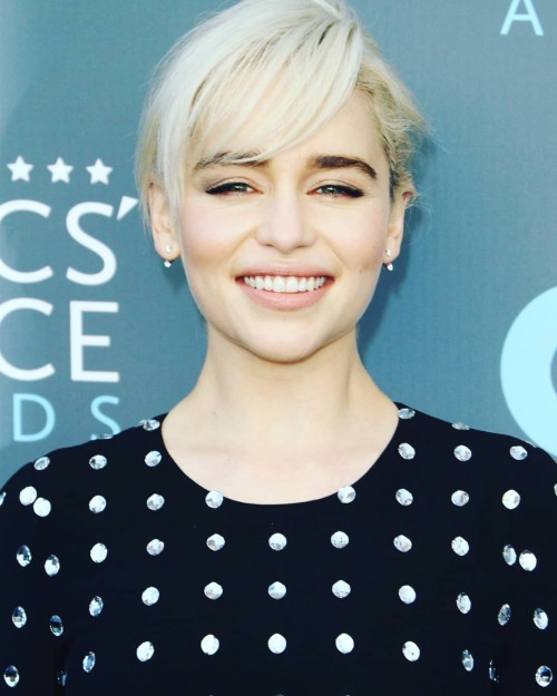 Emilia-Clarke-59986c3e07774e73eeeef.jpg