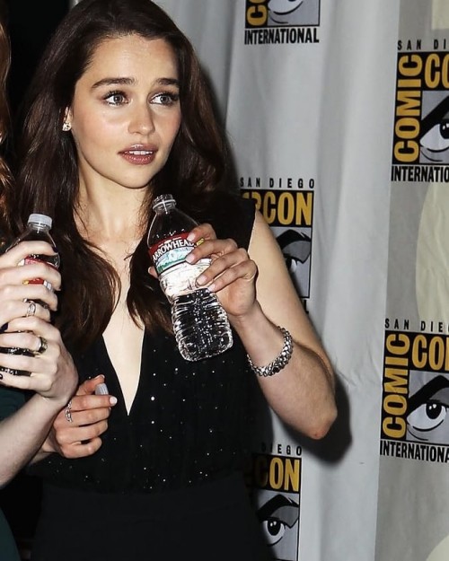 Emilia-Clarke-59997.jpg