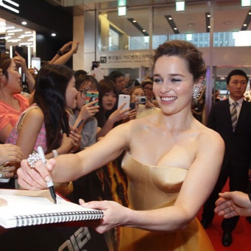 Emilia-Clarke-60022992da5b196ae486d.jpg