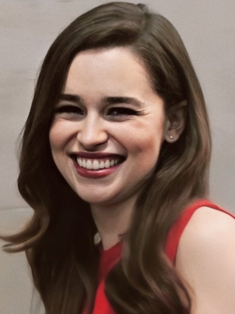 Emilia-Clarke-60024.jpg