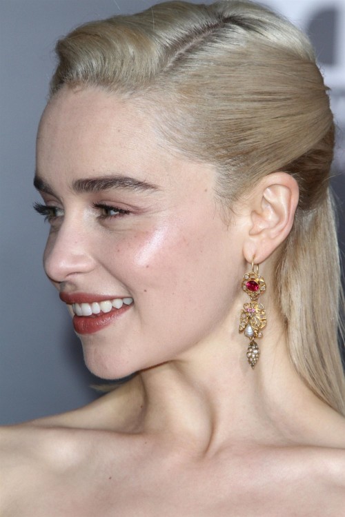 Emilia-Clarke-6006099e776ffdbd2c411.jpg