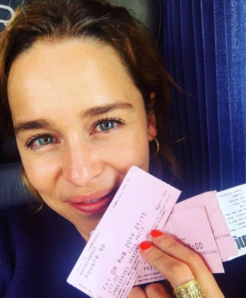 Emilia-Clarke-60068f90be4d85d6ace36.jpg