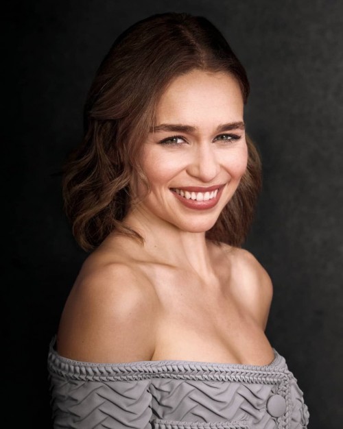 Emilia-Clarke-60081e2011ec449b6dc2f.jpg