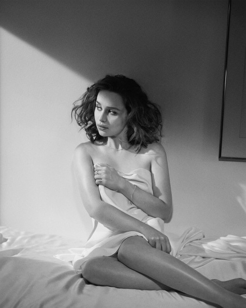 Emilia-Clarke-600855b1bf4f55abff17a.jpg