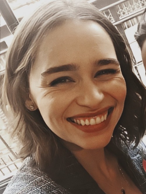 Emilia-Clarke-60278.jpg