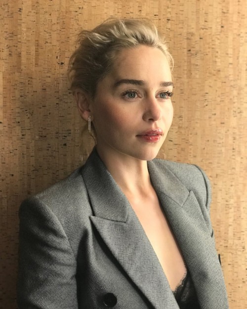 Emilia-Clarke-60318.jpg