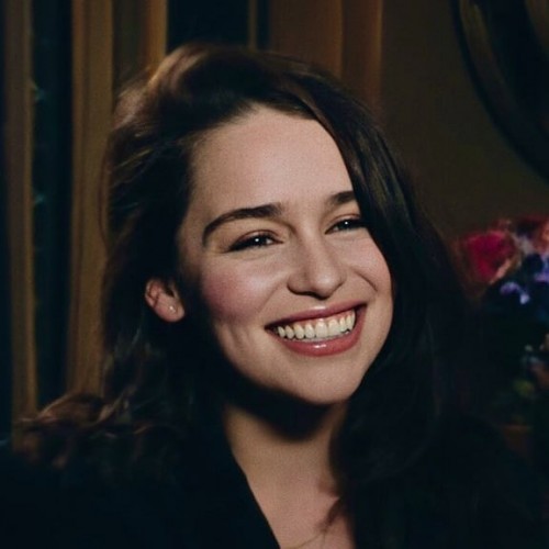 Emilia-Clarke-60362.jpg