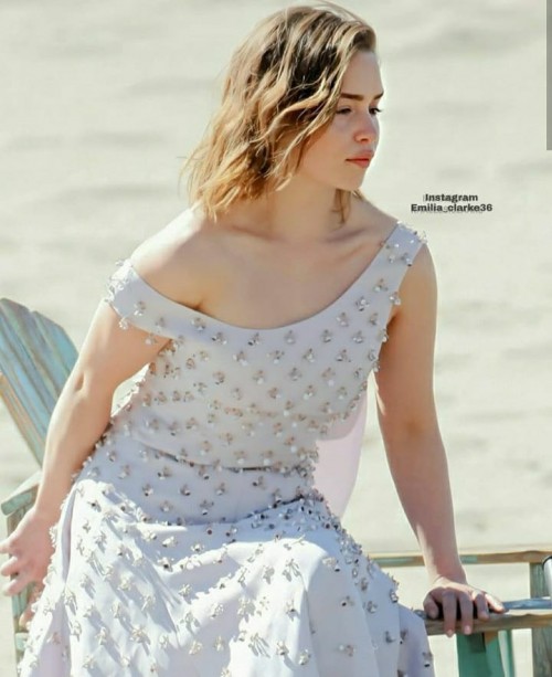 Emilia-Clarke-60400.jpg