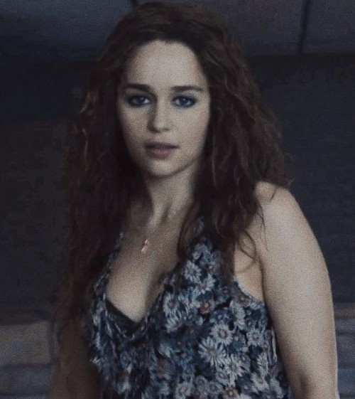 Emilia-Clarke-60444.jpg