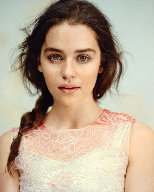 Emilia-Clarke-60548.jpg