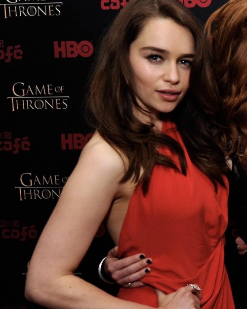 Emilia-Clarke-60570.jpg