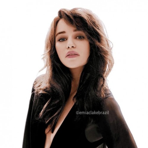 Emilia-Clarke-60613.jpg