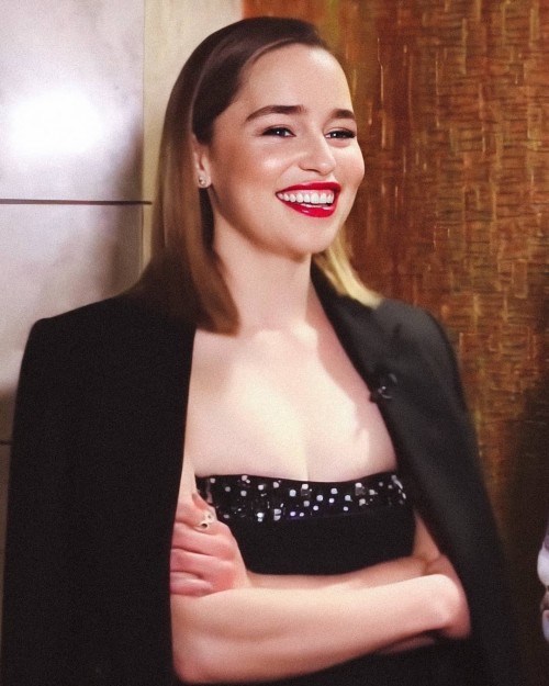 Emilia-Clarke-60670.jpg