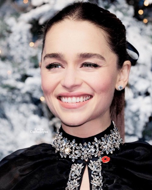 Emilia-Clarke-60699.jpg