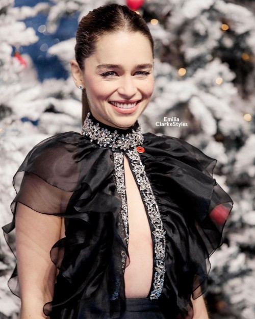 Emilia-Clarke-60704.jpg