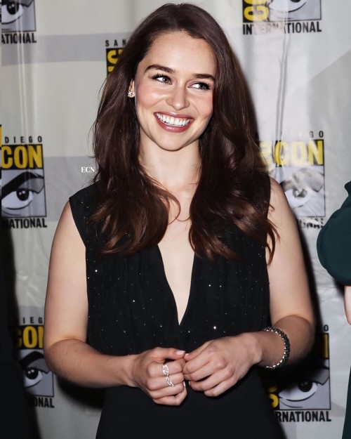 Emilia-Clarke-60762.jpg