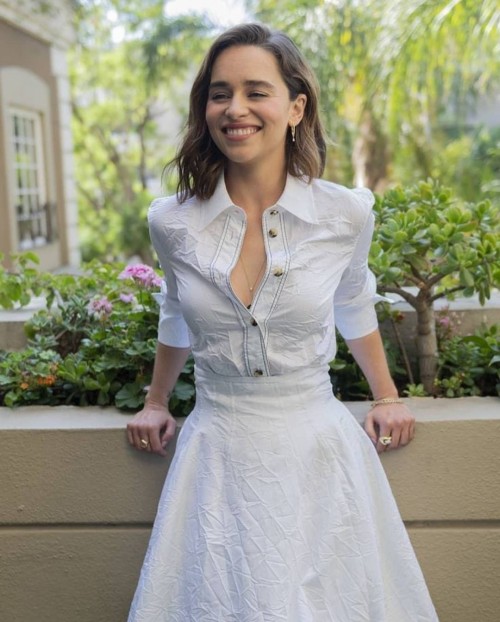 Emilia-Clarke-60971.jpg