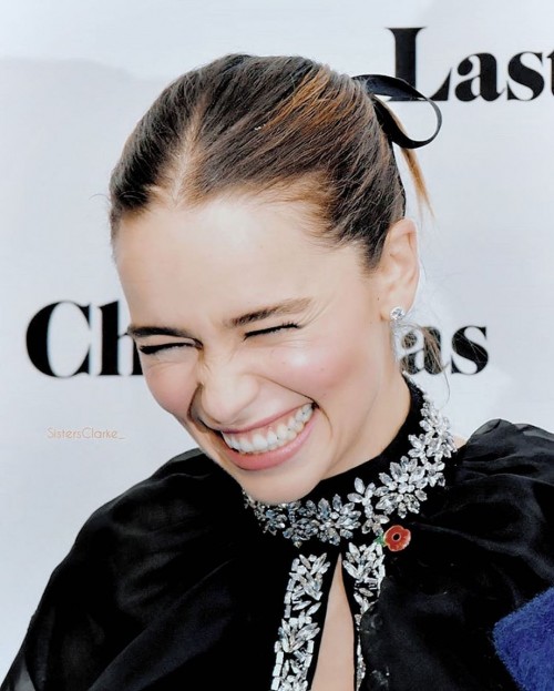 Emilia-Clarke-610141cb77c63540a65c5.jpg