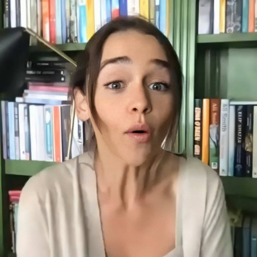 Emilia-Clarke-61015.jpg