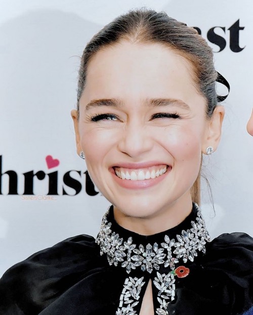 Emilia-Clarke-6101537018cd4ef2540f2.jpg