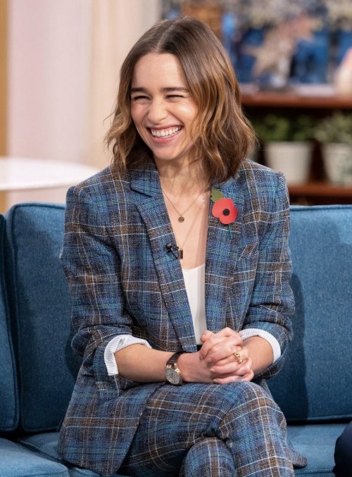 Emilia-Clarke-61026ba2127ada7c11dc3.jpg