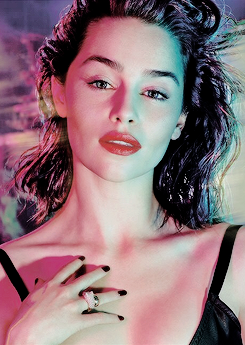 Emilia-Clarke-61030.png