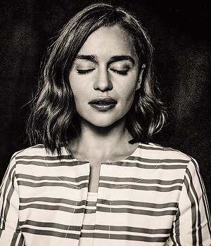 Emilia-Clarke-61033c2118d24e49b5789.jpg